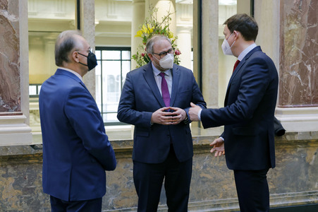 Fototermin mit Ronan Le Gleut im Bundesrat in Berlin
