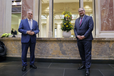 Fototermin mit Ronan Le Gleut im Bundesrat in Berlin