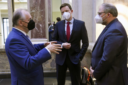 Fototermin mit Ronan Le Gleut im Bundesrat in Berlin