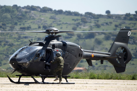 Nationalflaggenübergabe an die ACAVIET in Colmenar Viejo
