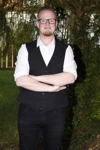 Christoph Baierl beim Streaming von 'Lebensfreude' in Haar