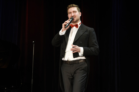 Christoph Baierl beim Streaming von 'Lebensfreude' in Haar