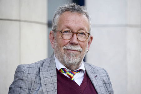 SPD-Aktion Hissung der Regenbogenflagge in Berlin