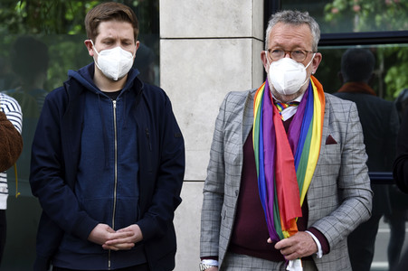 SPD-Aktion Hissung der Regenbogenflagge in Berlin