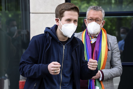 SPD-Aktion Hissung der Regenbogenflagge in Berlin