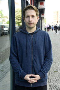 SPD-Aktion Hissung der Regenbogenflagge in Berlin