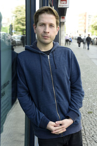 SPD-Aktion Hissung der Regenbogenflagge in Berlin