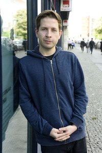 SPD-Aktion Hissung der Regenbogenflagge in Berlin