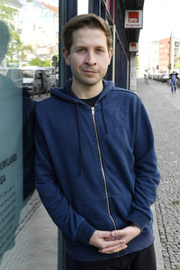 SPD-Aktion Hissung der Regenbogenflagge in Berlin
