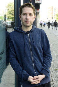 SPD-Aktion Hissung der Regenbogenflagge in Berlin