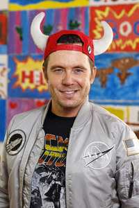 Mallorca-Stars überreichen Spendenscheck an Die Arche in Köln