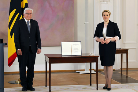 Fototermin mit Frank-Walter Steinmeier, Franziska Giffey und Christine Lambrecht in Berlin
