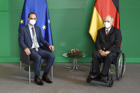 Wolfgang Schäuble empfängt den Außenminister von Slowenien in Berlin