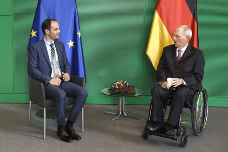 Wolfgang Schäuble empfängt den Außenminister von Slowenien in Berlin
