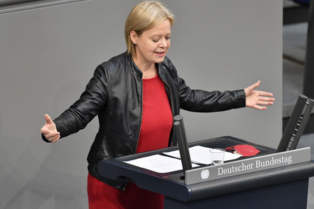 230. Sitzung des Deutschen Bundestages in Berlin