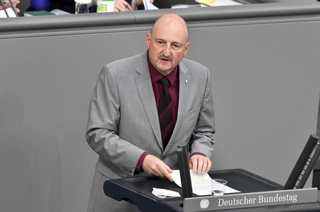 230. Sitzung des Deutschen Bundestages in Berlin