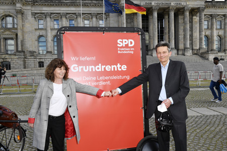 Fototermin der SPD zur sozialdemokratischen Erfolgsbilanz in Berlin