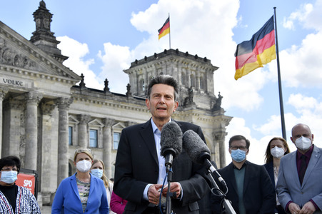 Fototermin der SPD zur sozialdemokratischen Erfolgsbilanz in Berlin