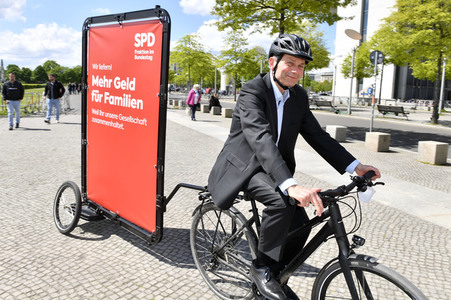 Fototermin der SPD zur sozialdemokratischen Erfolgsbilanz in Berlin