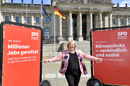 Fototermin der SPD zur sozialdemokratischen Erfolgsbilanz in Berlin