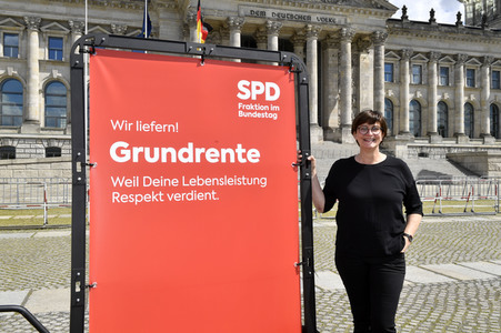 Fototermin der SPD zur sozialdemokratischen Erfolgsbilanz in Berlin