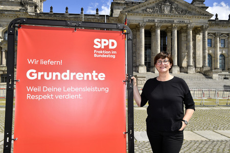 Fototermin der SPD zur sozialdemokratischen Erfolgsbilanz in Berlin