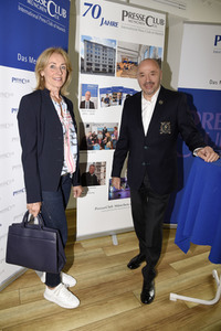 Pressekonferenz zum 1. digitalen Jugendpreis 2021 in München