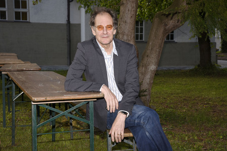 Online-Auftritt von Chin Meyer in Haar