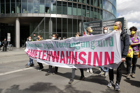 Demonstration gegen Mietenwahnsinn in Berlin