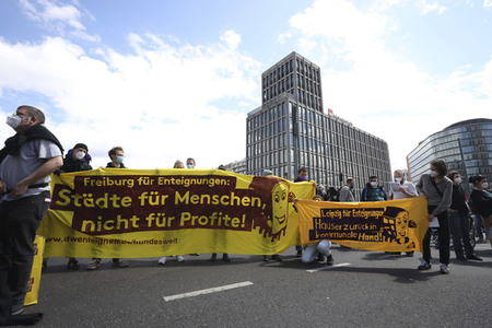 Demonstration gegen Mietenwahnsinn in Berlin