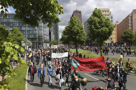 Demonstration gegen Mietenwahnsinn in Berlin