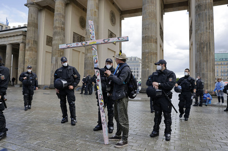 Querdenker demonstrieren trotz Demo-Verbot in Berlin