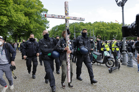 Querdenker demonstrieren trotz Demo-Verbot in Berlin
