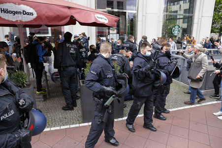 Querdenker demonstrieren trotz Demo-Verbot in Berlin
