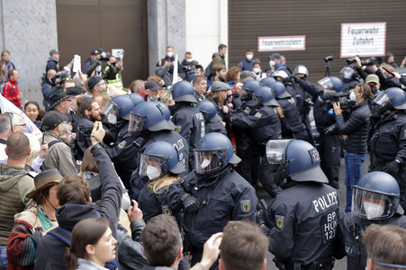 Querdenker demonstrieren trotz Demo-Verbot in Berlin