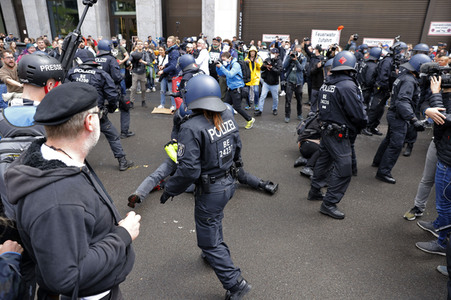Querdenker demonstrieren trotz Demo-Verbot in Berlin