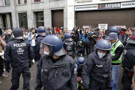 Querdenker demonstrieren trotz Demo-Verbot in Berlin