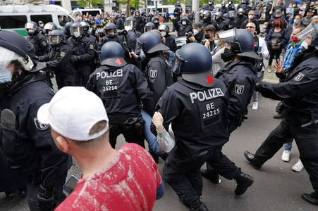 Querdenker demonstrieren trotz Demo-Verbot in Berlin