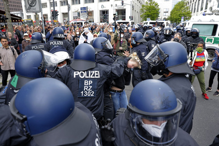 Querdenker demonstrieren trotz Demo-Verbot in Berlin