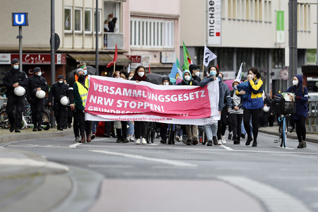 Demo gegen das Versammlungsgesetz NRW in Köln