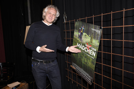 Online-Premiere von 'Nicht dein Mädchen' in Ebersberg