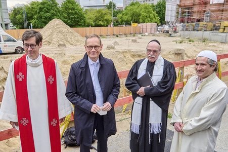 Grundsteinlegung für das Mehrreligionenhaus 'House of One' in Berlin
