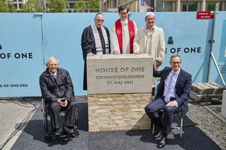 Grundsteinlegung für das Mehrreligionenhaus 'House of One' in Berlin