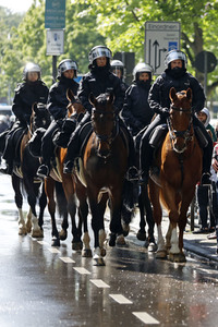 Polizeieinsatz beim Relegationsspiel 1. FC Köln vs. Holstein Kiel in Köln
