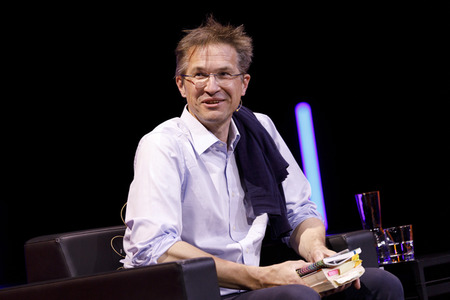 Gerald Knaus, Isabel Schayani und Jean Asselborn auf der lit.Cologne 2021 in Köln