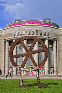 'Krieg und Disko'  in der Volksbühne Berlin