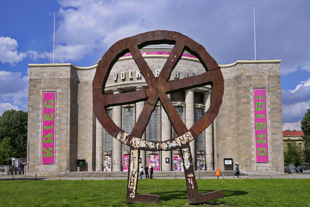 'Krieg und Disko'  in der Volksbühne Berlin