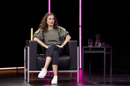 Mona Ameziane, Farah Schäfer, Lea-Lina Oppermann und Luisa Neubauer auf der lit.Cologne 2021 in Köln