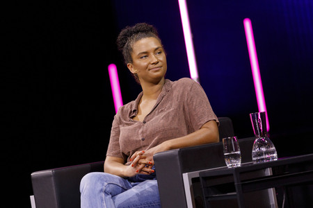 Mona Ameziane, Farah Schäfer, Lea-Lina Oppermann und Luisa Neubauer auf der lit.Cologne 2021 in Köln