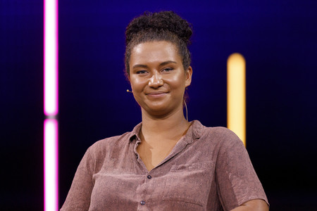 Mona Ameziane, Farah Schäfer, Lea-Lina Oppermann und Luisa Neubauer auf der lit.Cologne 2021 in Köln